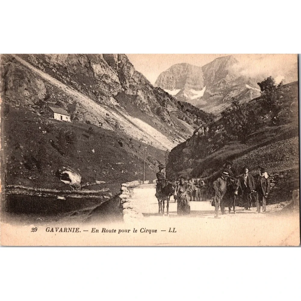 Vintage Gavarnie En Route pour le‎ Cirque French Mountain Postcard